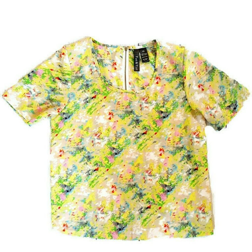 XS Fun & Flirt Short Sleeve Exposed Zipper Top